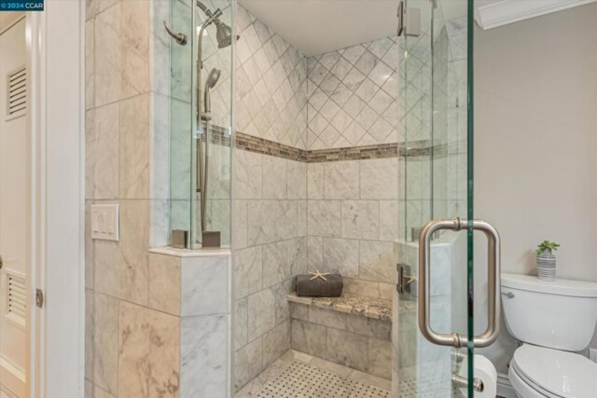 Picture of Home For Sale in Walnut Creek, California, United States