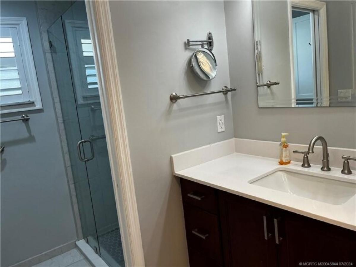 Picture of Home For Sale in Stuart, Florida, United States