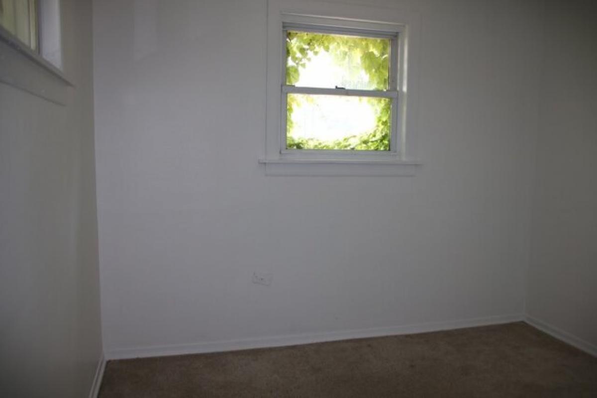 Picture of Home For Sale in Lansing, Illinois, United States