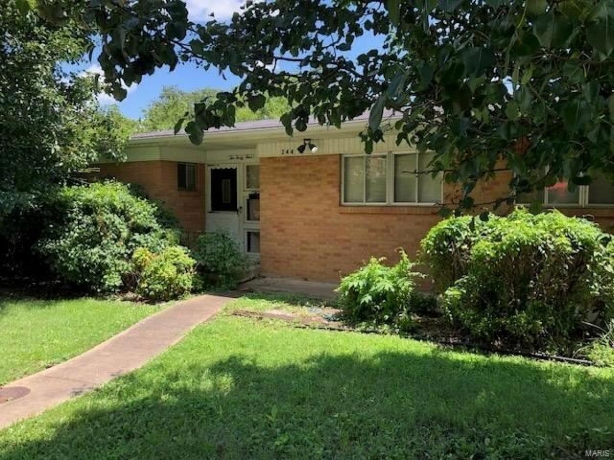 Picture of Home For Sale in Poplar Bluff, Missouri, United States