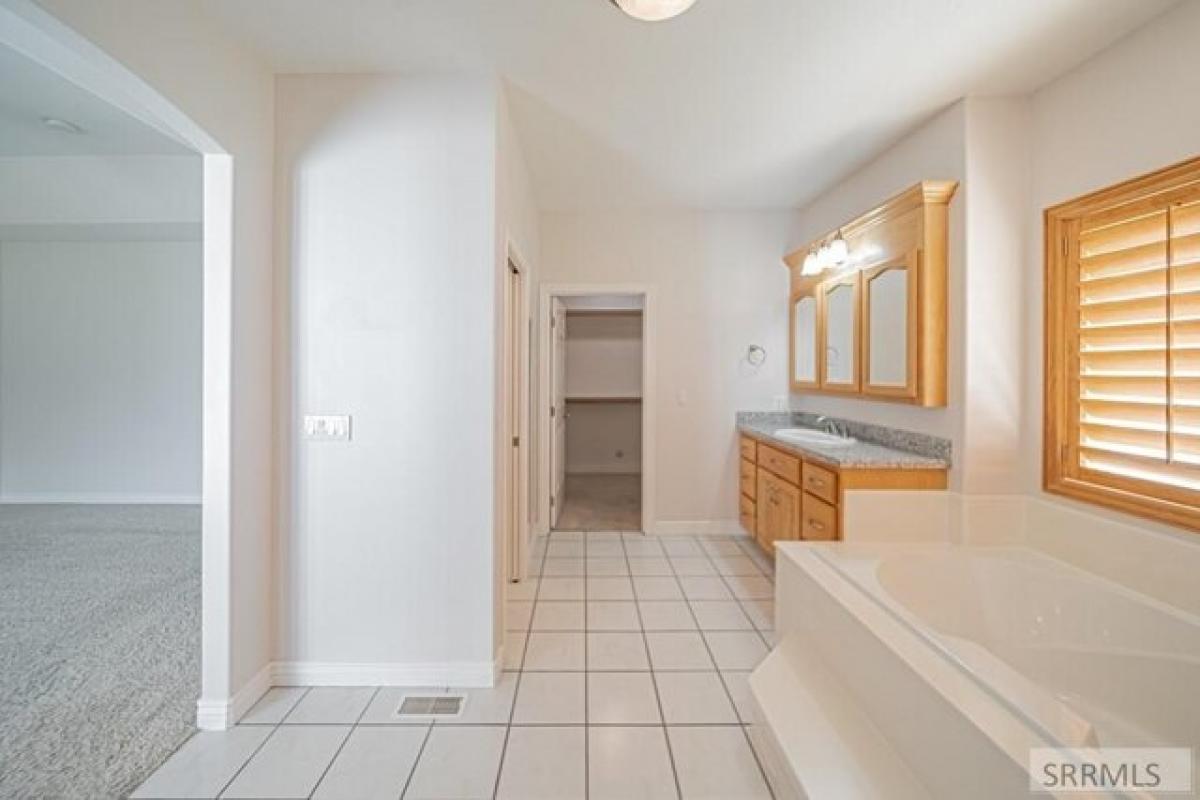 Picture of Home For Sale in Idaho Falls, Idaho, United States