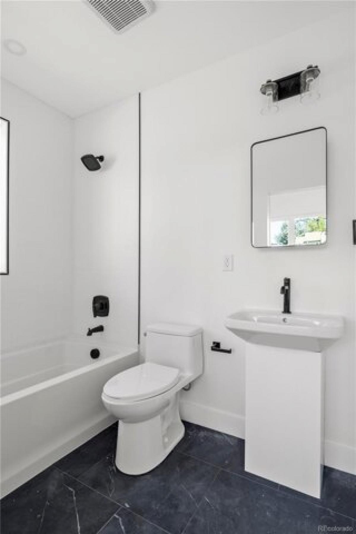 Picture of Home For Sale in Lakewood, Colorado, United States