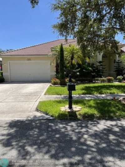 Home For Sale in Coconut Creek, Florida