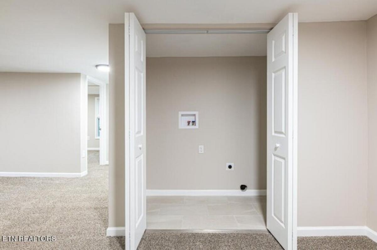 Picture of Home For Sale in Oak Ridge, Tennessee, United States