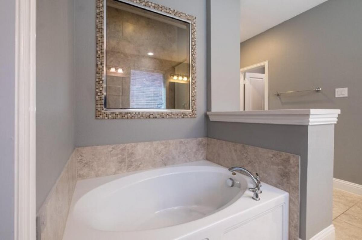 Picture of Home For Sale in Little Elm, Texas, United States