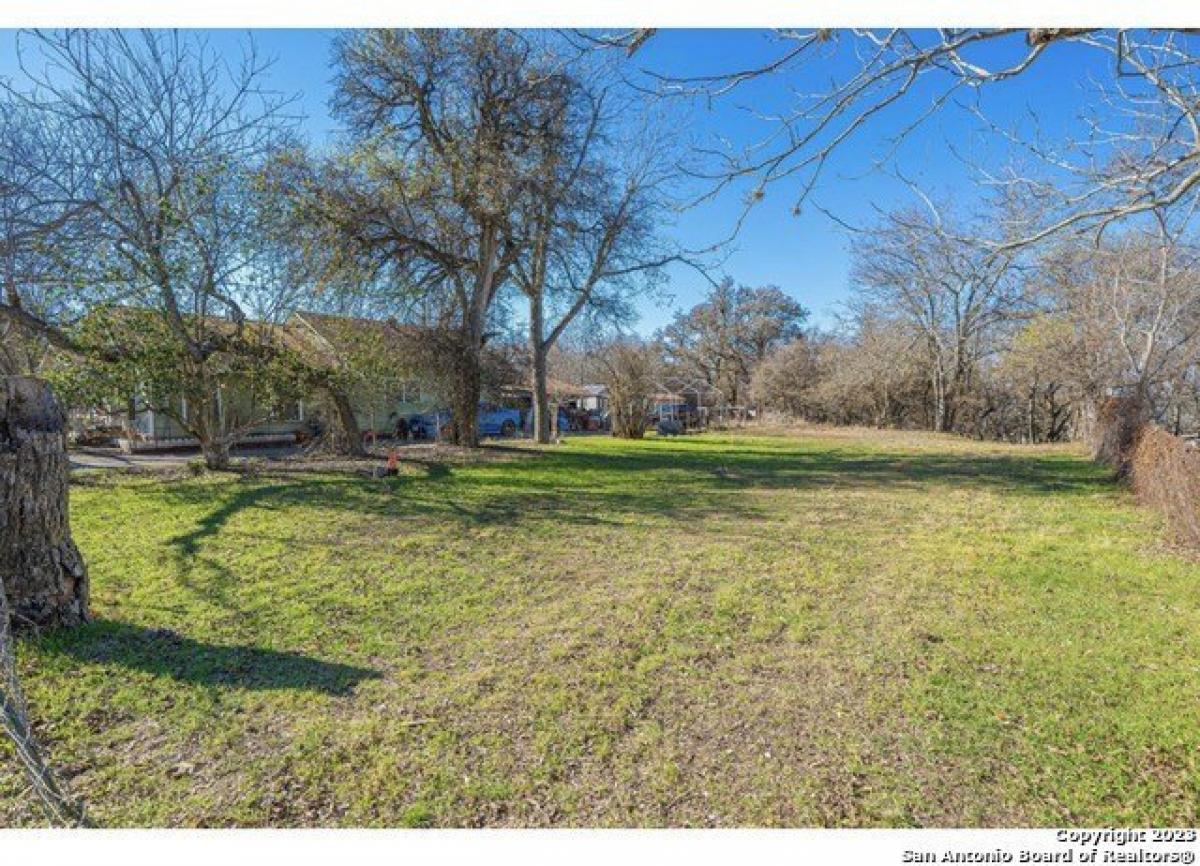 Picture of Residential Land For Sale in New Braunfels, Texas, United States