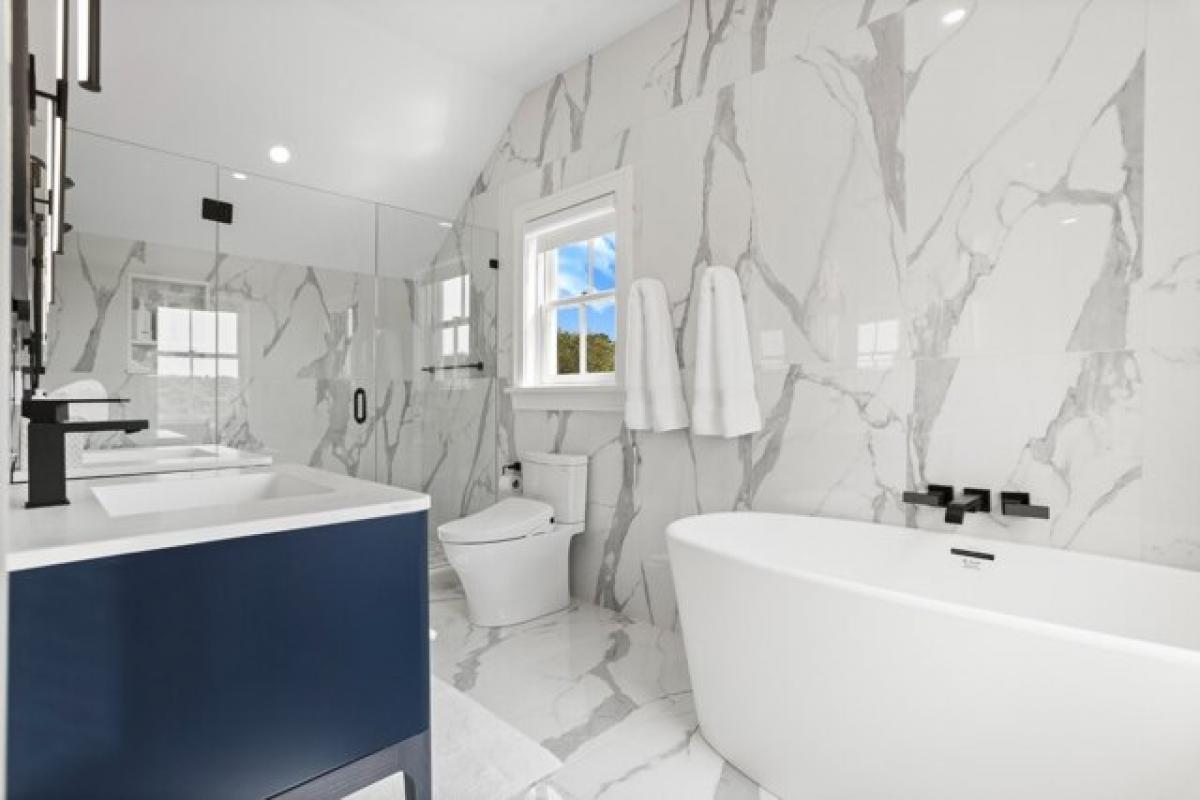 Picture of Home For Sale in Nantucket, Massachusetts, United States