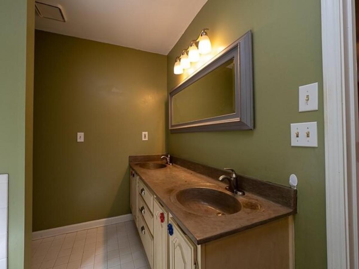 Picture of Home For Sale in Alpharetta, Georgia, United States