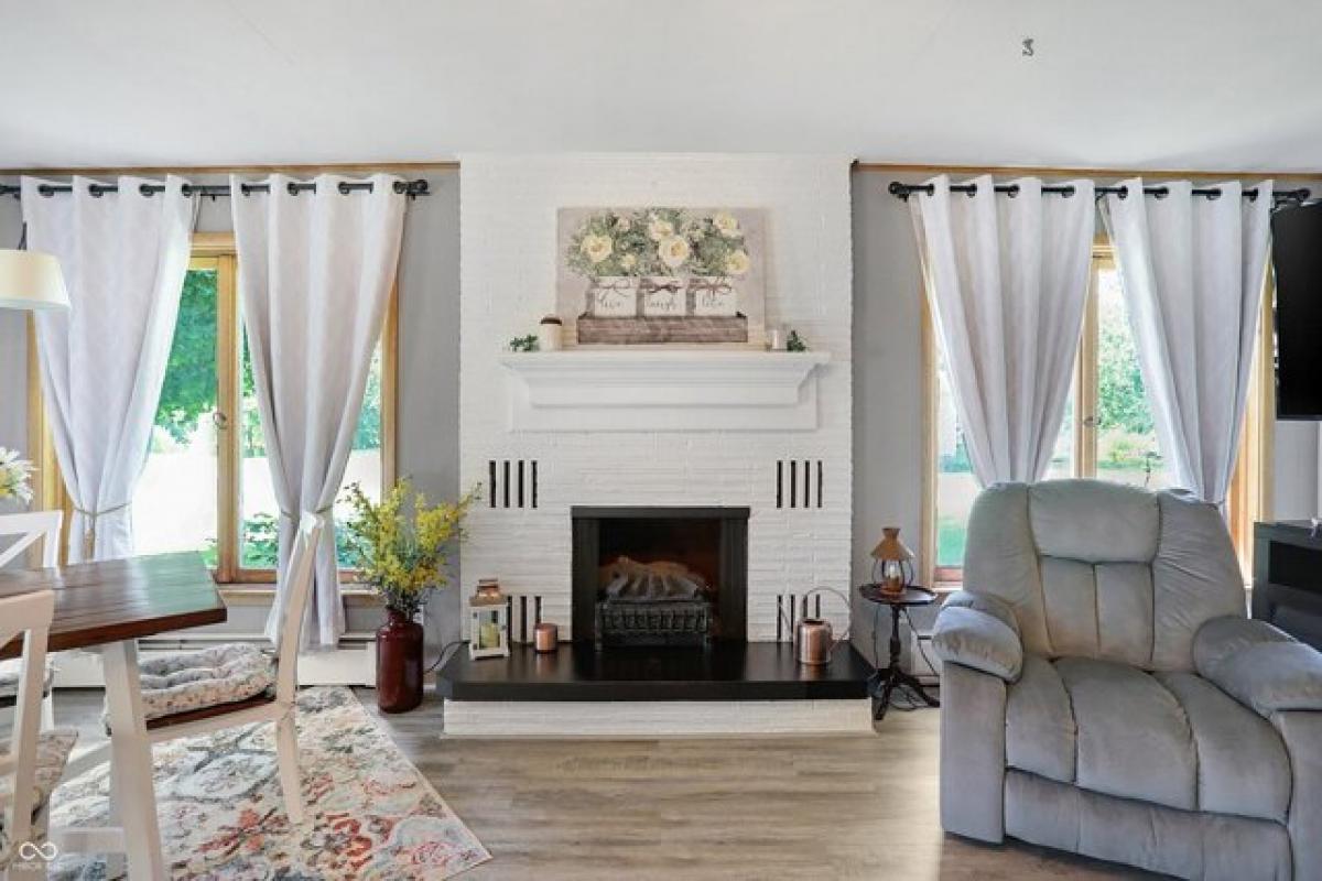 Picture of Home For Sale in Greenfield, Indiana, United States