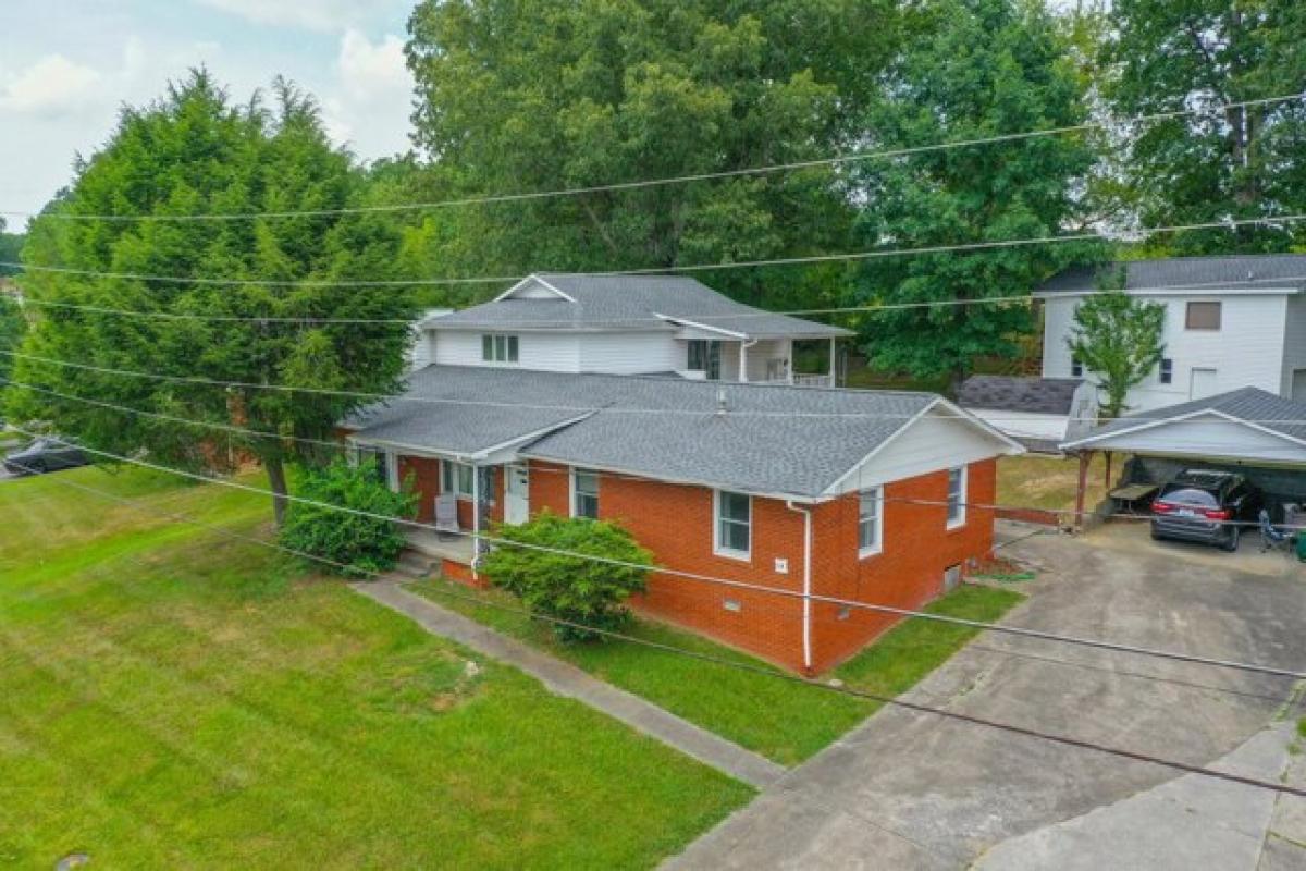 Picture of Home For Sale in Corbin, Kentucky, United States