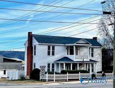 Home For Rent in Guntersville, Alabama