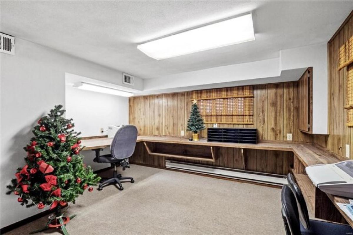 Picture of Home For Sale in Belleville, Illinois, United States