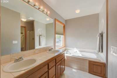 Home For Sale in Hillsboro, Oregon