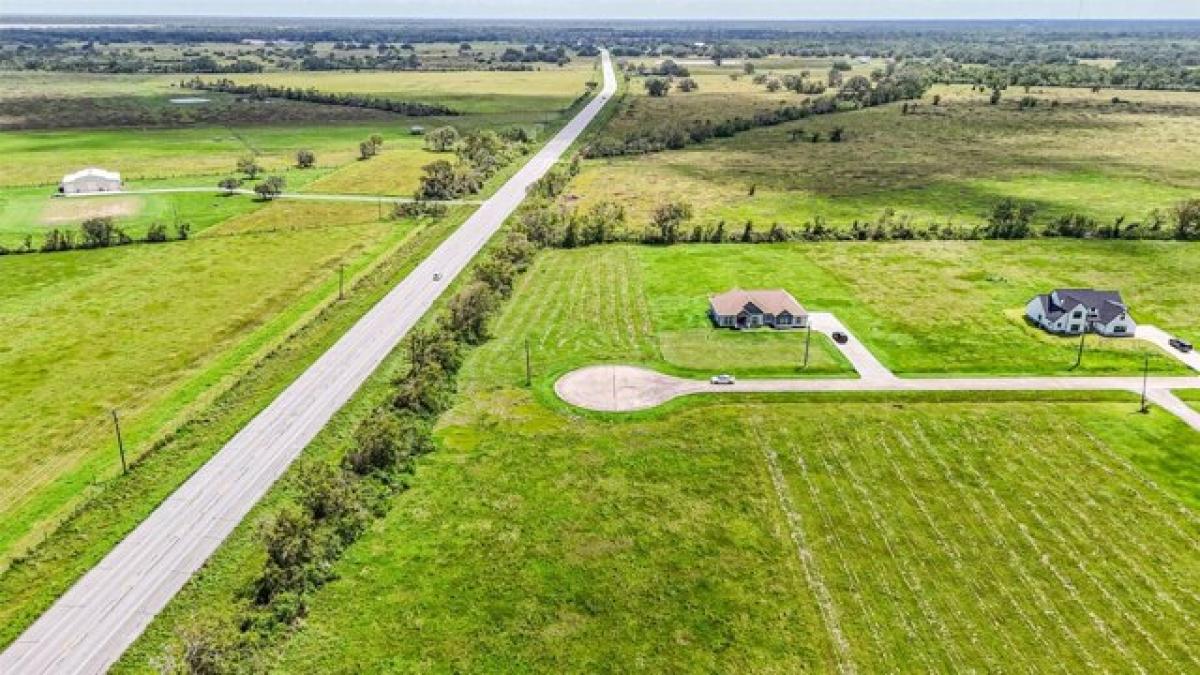 Picture of Residential Land For Sale in Angleton, Texas, United States