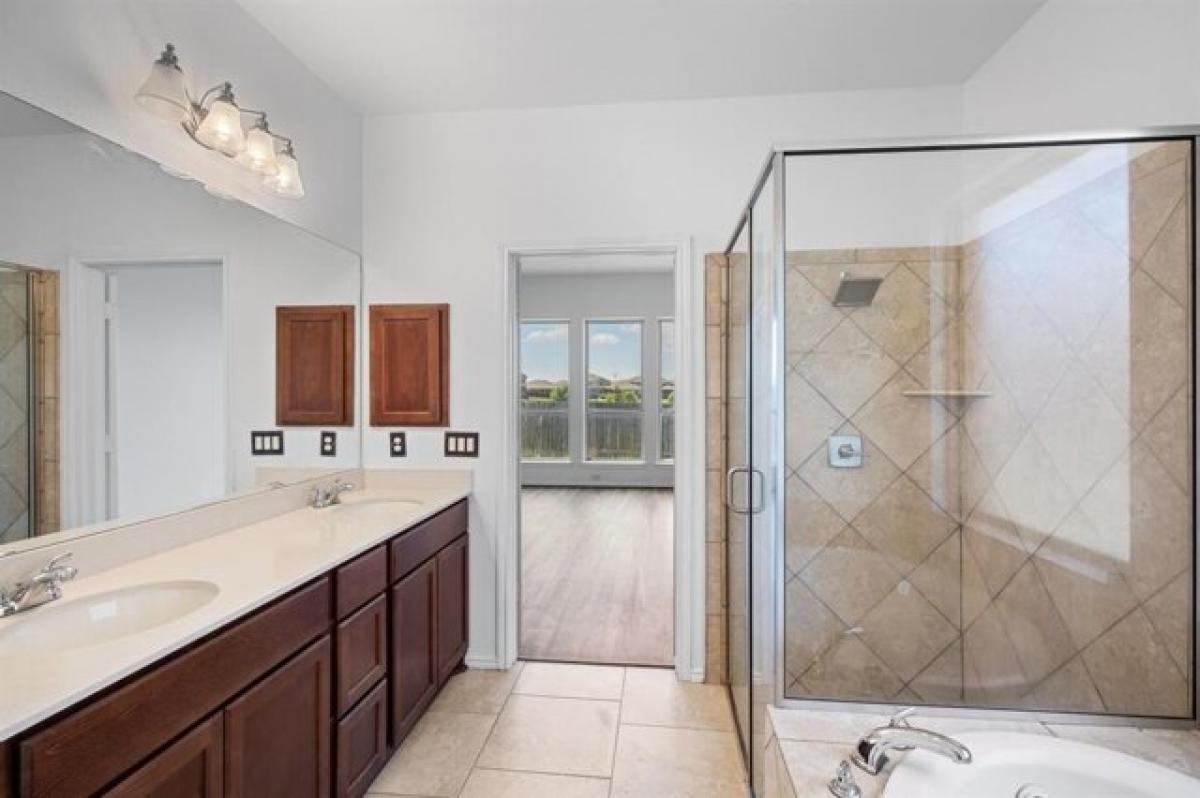 Picture of Home For Sale in Manor, Texas, United States