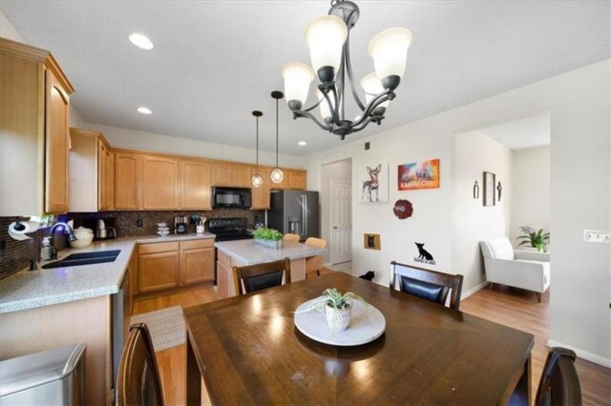 Picture of Home For Sale in Olathe, Kansas, United States