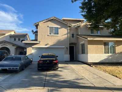 Home For Sale in Patterson, California