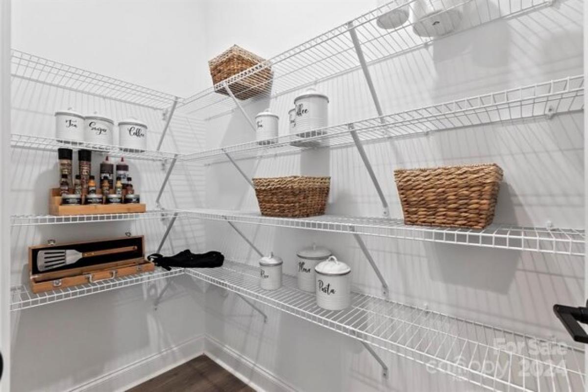 Picture of Home For Sale in Mooresville, North Carolina, United States