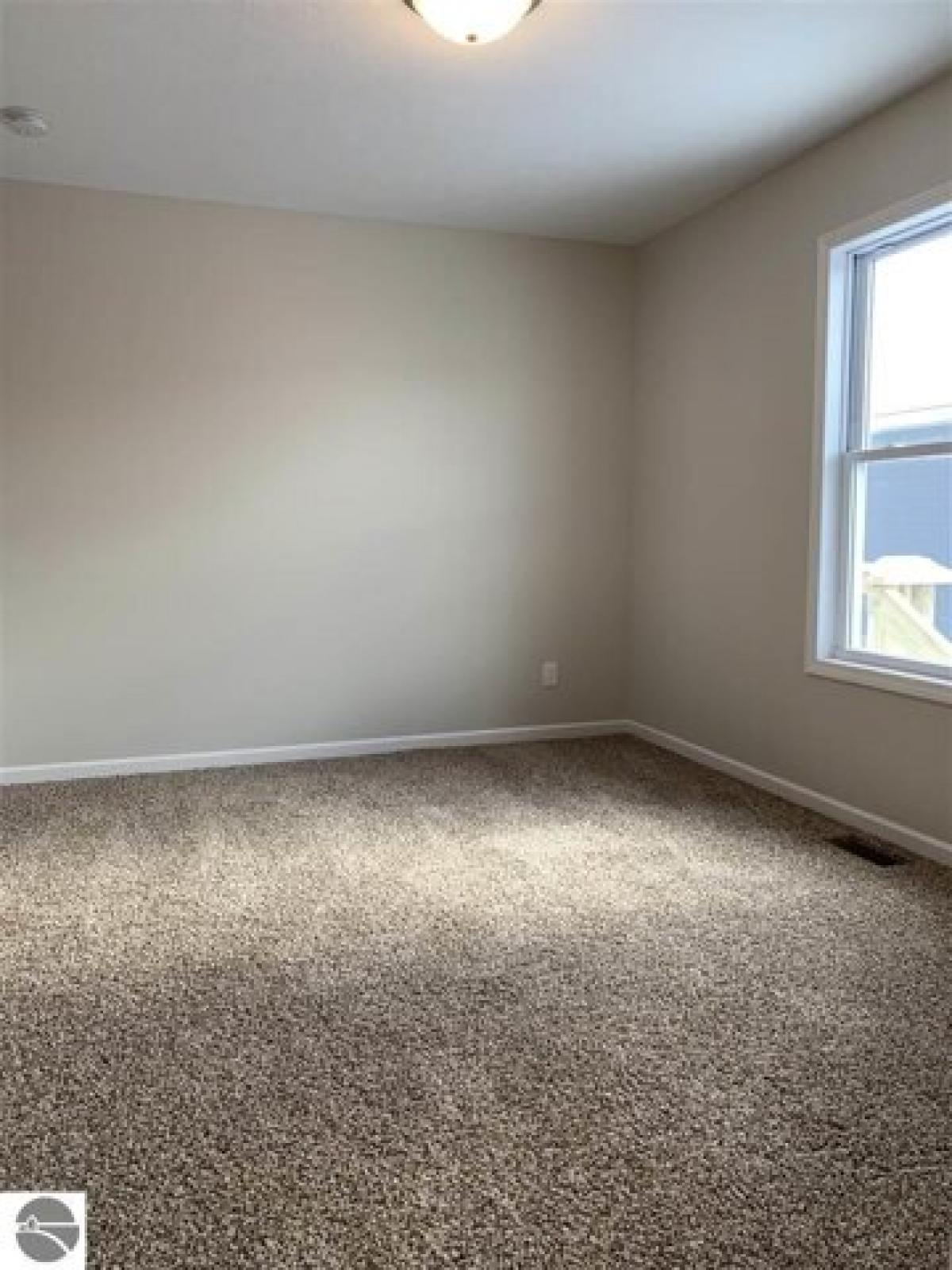 Picture of Home For Sale in Traverse City, Michigan, United States