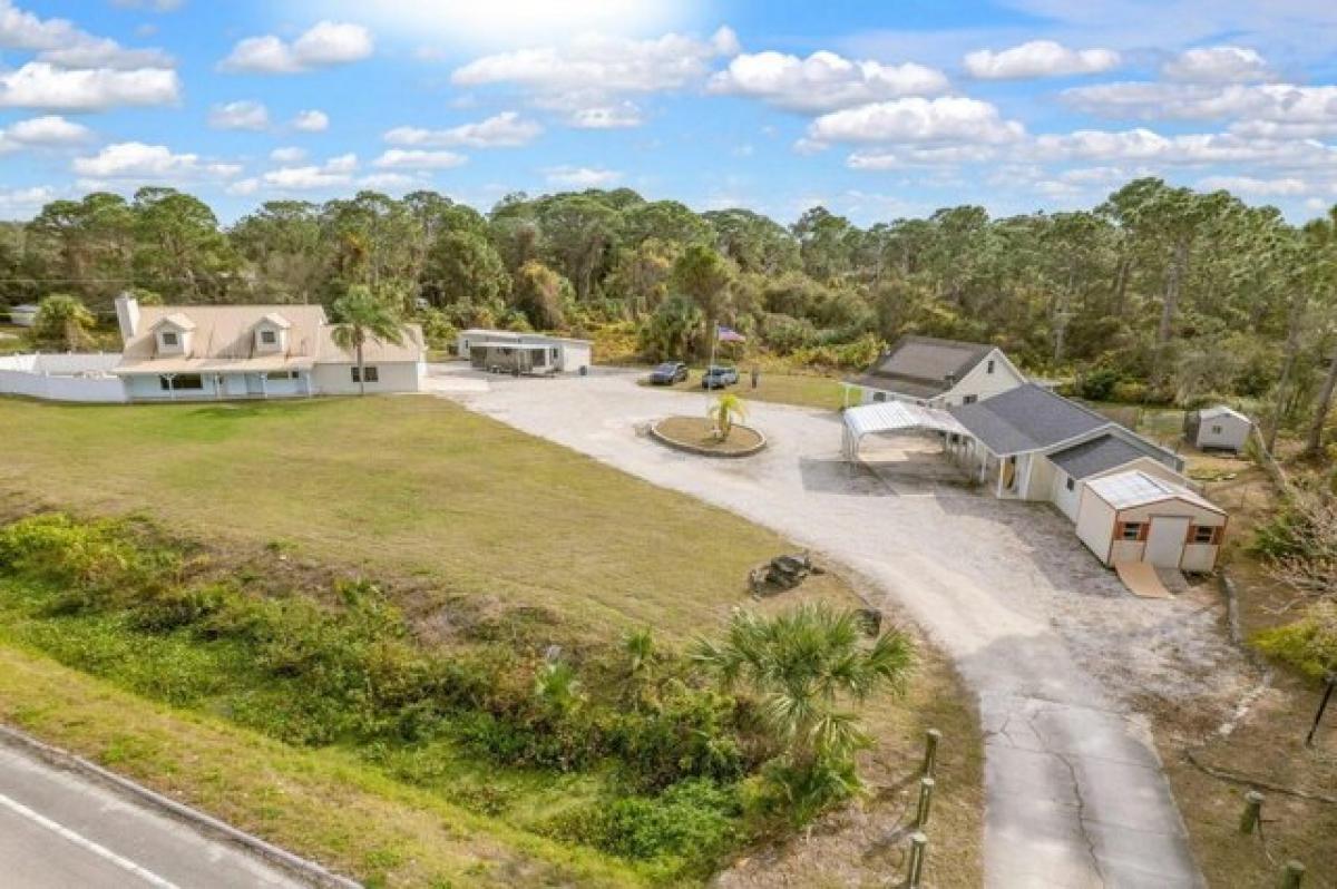 Picture of Home For Sale in Titusville, Florida, United States