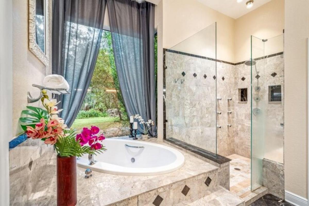 Picture of Home For Sale in Titusville, Florida, United States