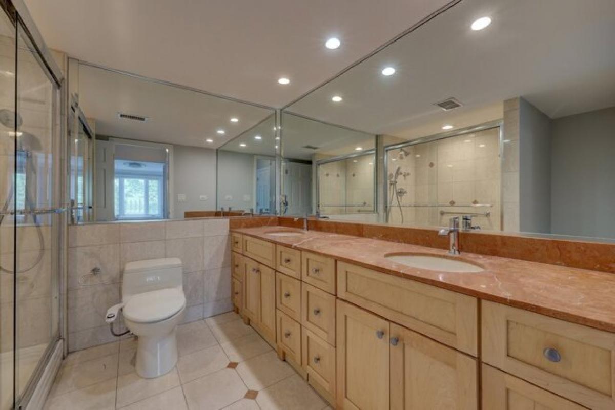 Picture of Home For Sale in Palatine, Illinois, United States