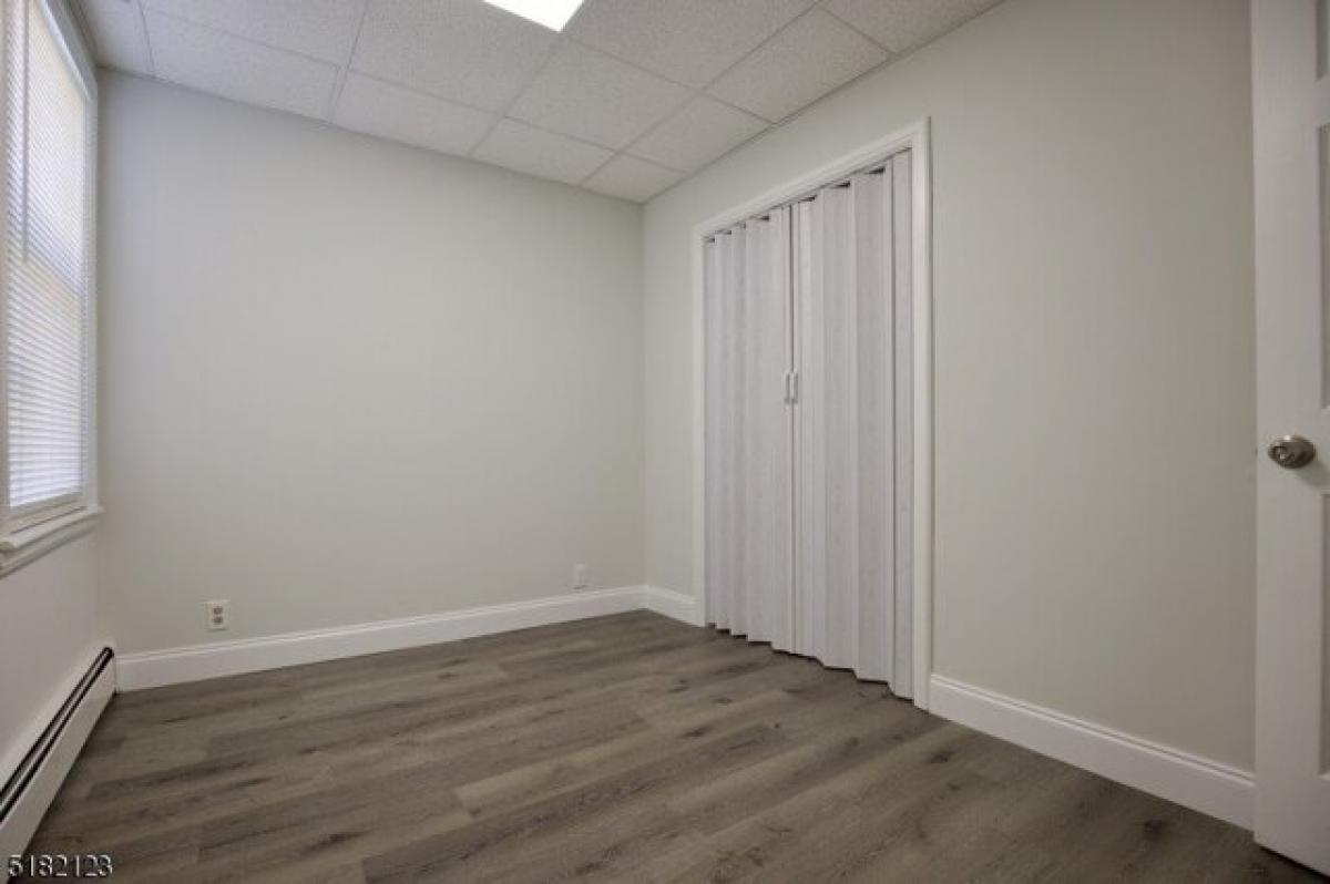 Picture of Home For Sale in Newark, New Jersey, United States