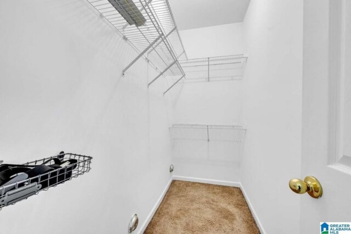 Picture of Home For Sale in Helena, Alabama, United States