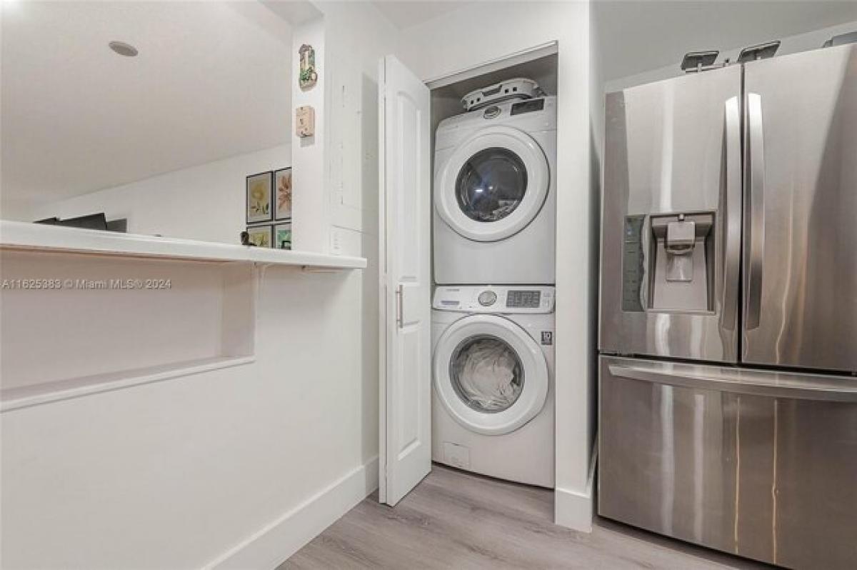 Picture of Home For Sale in North Miami, Florida, United States