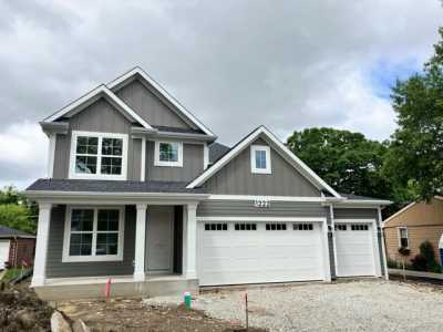 Home For Sale in Arlington Heights, Illinois