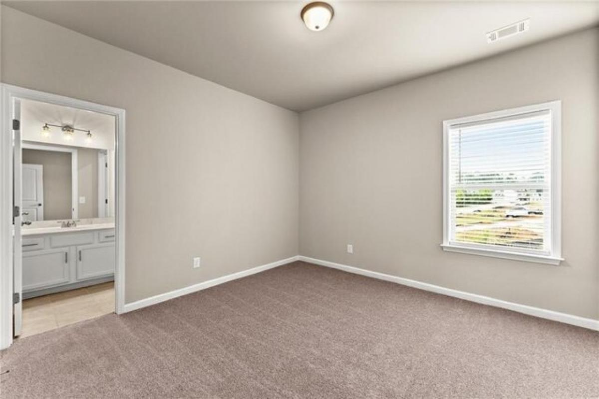 Picture of Home For Sale in Gainesville, Georgia, United States