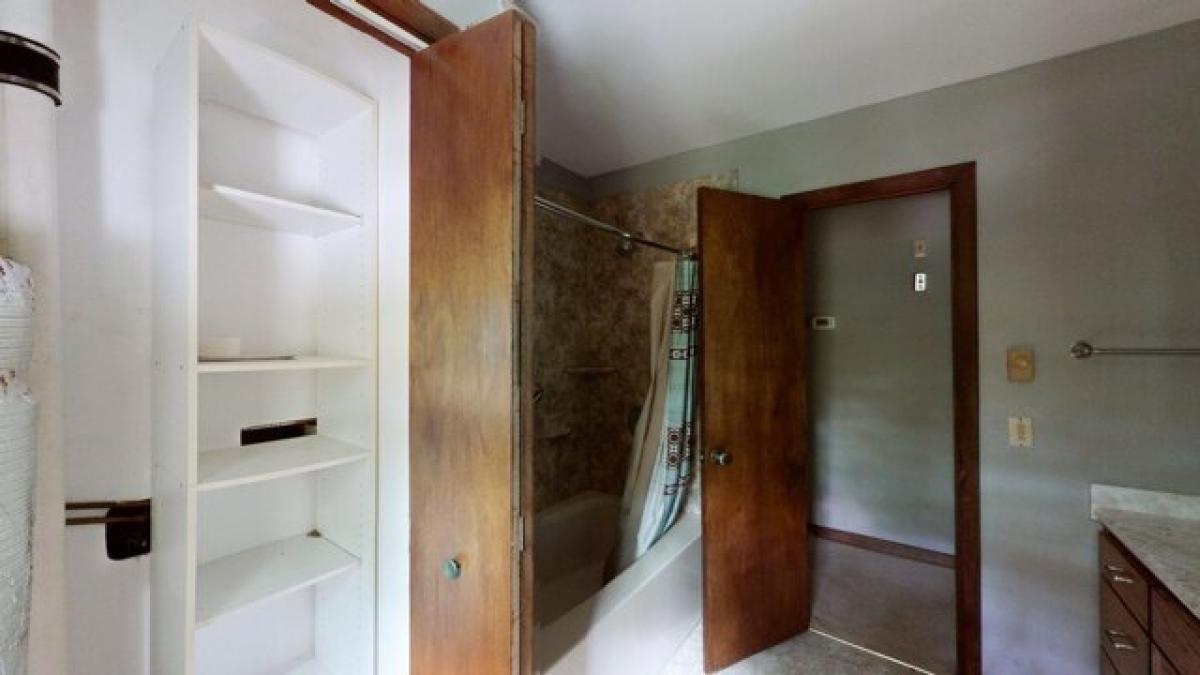 Picture of Home For Sale in Shelbyville, Tennessee, United States