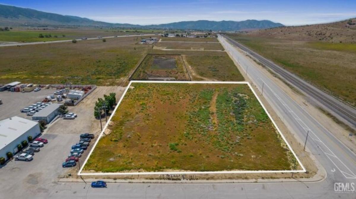 Picture of Residential Land For Sale in Tehachapi, California, United States