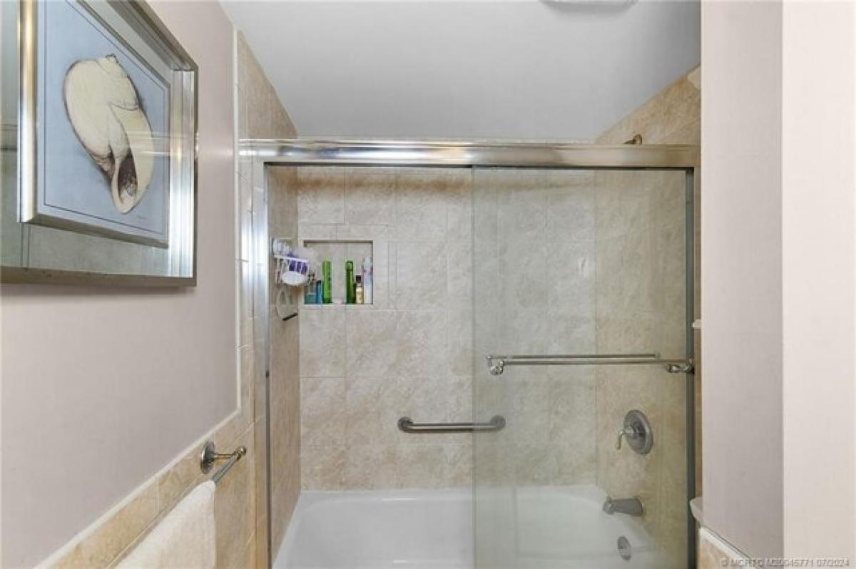 Picture of Home For Sale in Stuart, Florida, United States