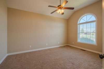 Home For Sale in Newburgh, Indiana