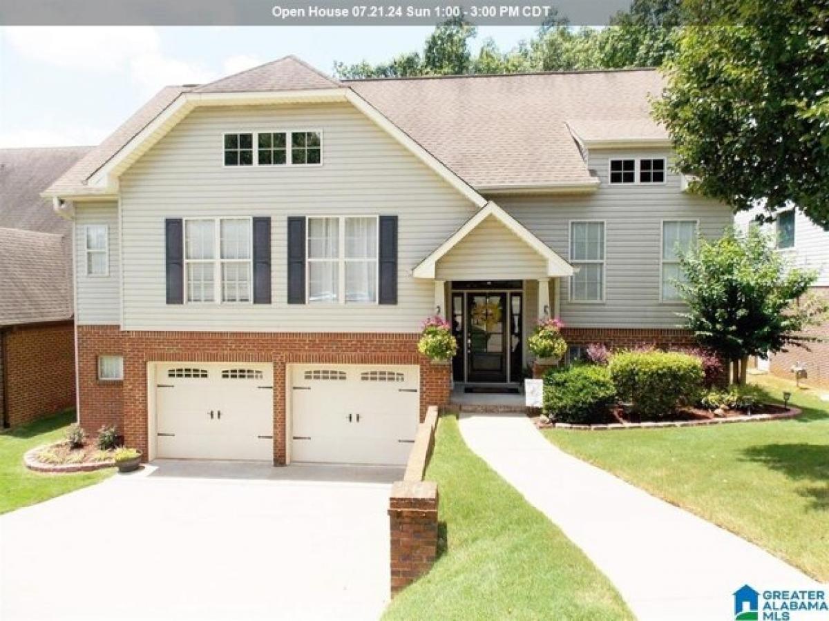 Picture of Home For Sale in Pelham, Alabama, United States