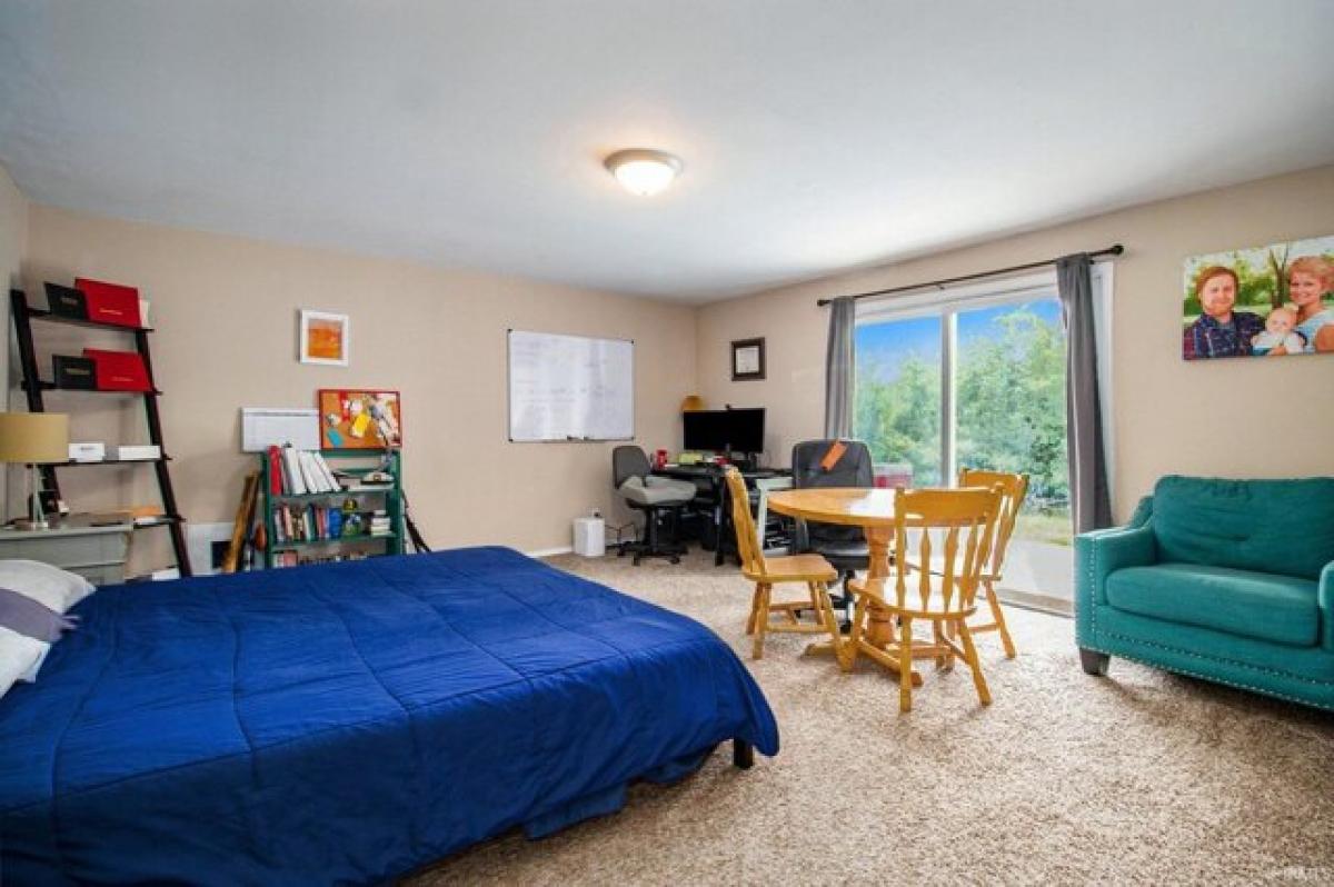 Picture of Home For Sale in Elkhart, Indiana, United States