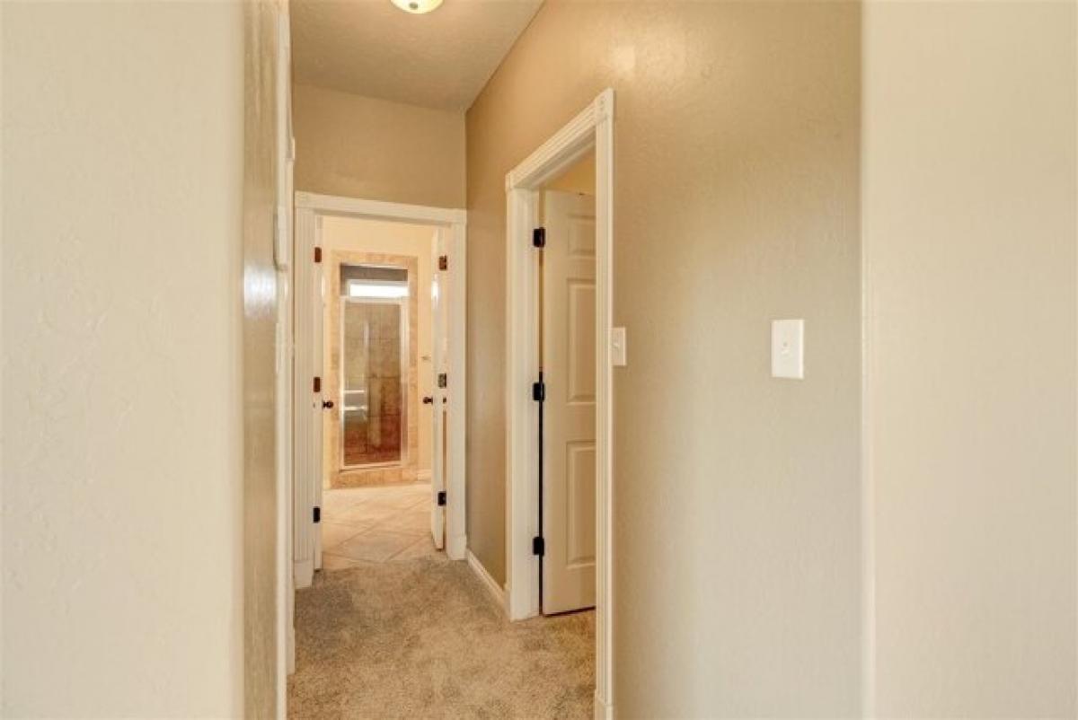 Picture of Home For Sale in Lawton, Oklahoma, United States