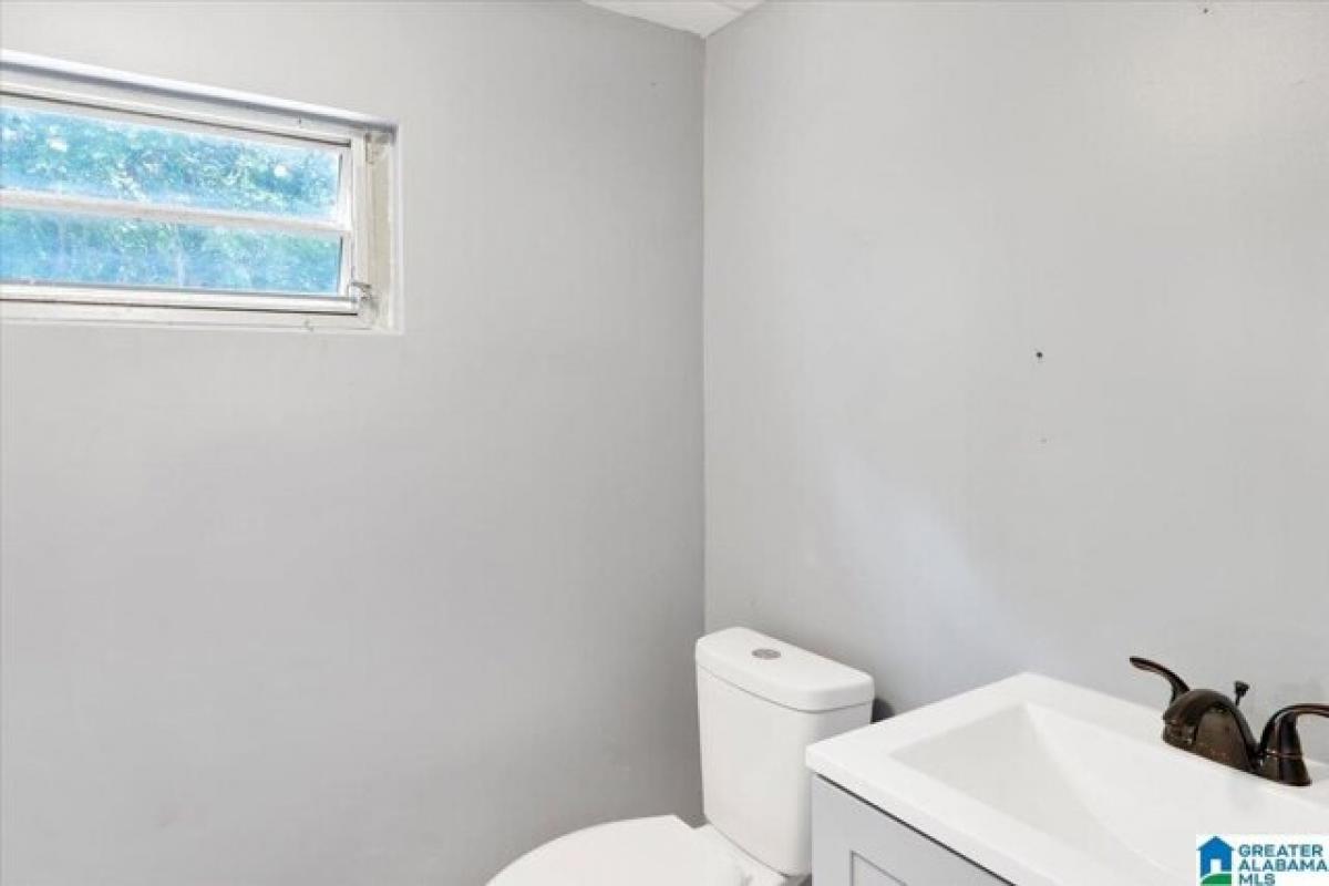 Picture of Home For Sale in Bessemer, Alabama, United States