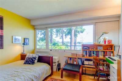Home For Sale in Bainbridge Island, Washington
