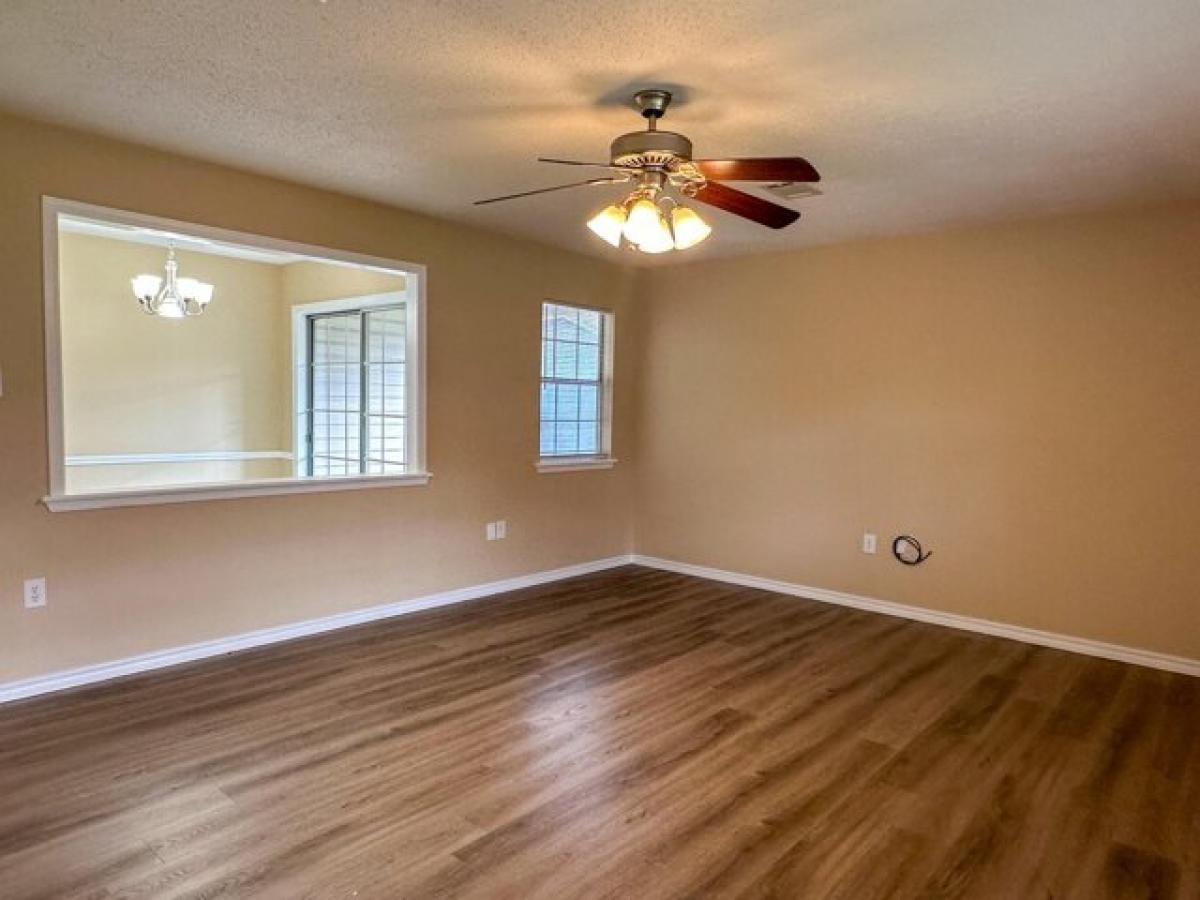 Picture of Home For Sale in Russellville, Arkansas, United States