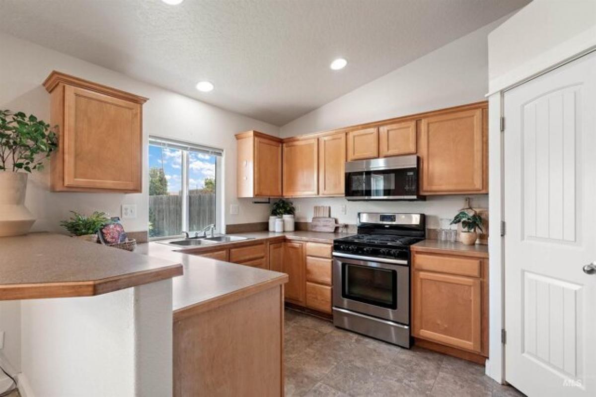 Picture of Home For Sale in Nampa, Idaho, United States