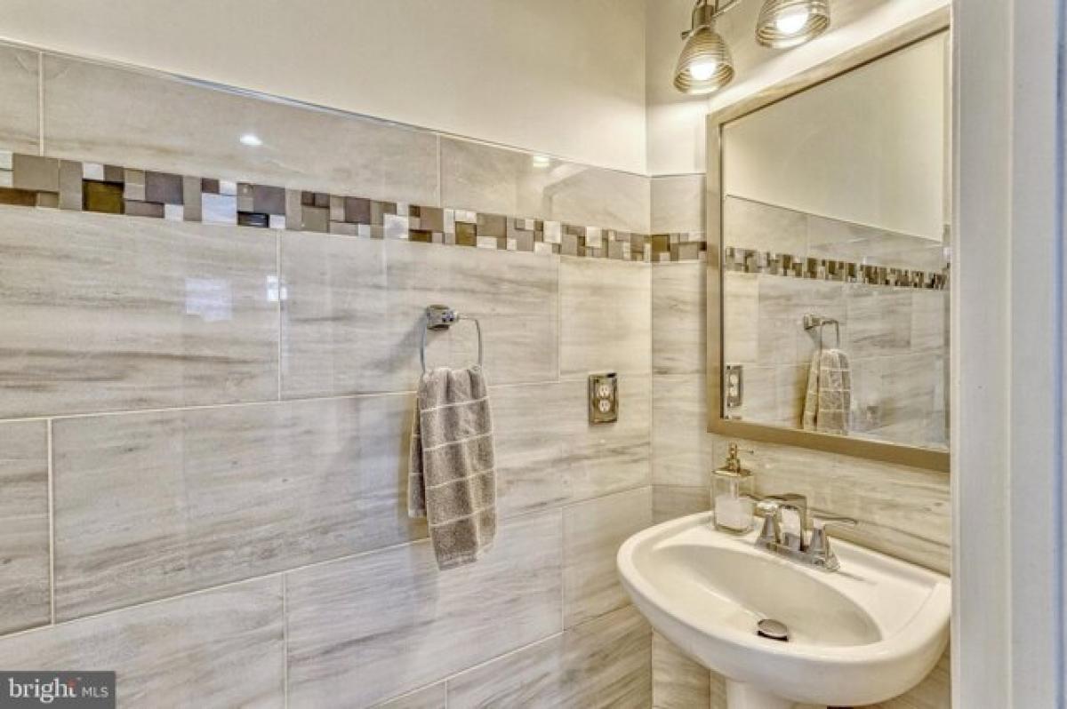 Picture of Home For Sale in Woodbridge, Virginia, United States