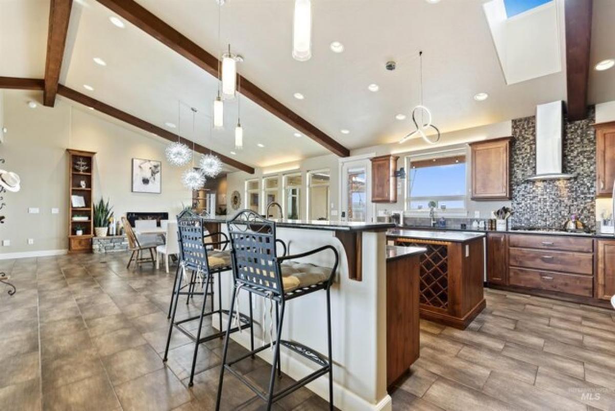 Picture of Home For Sale in Kuna, Idaho, United States