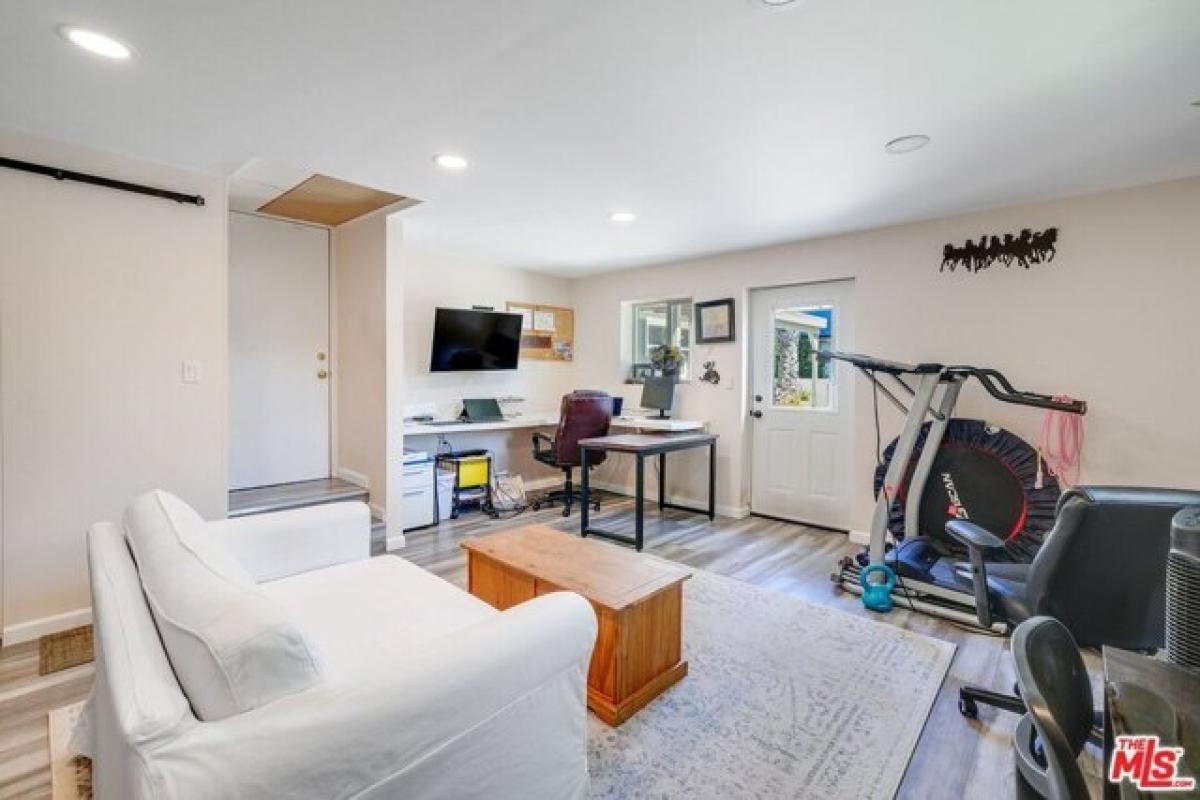 Picture of Home For Sale in North Hollywood, California, United States