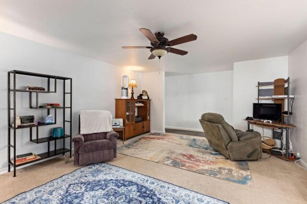 Picture of Home For Sale in Central Point, Oregon, United States