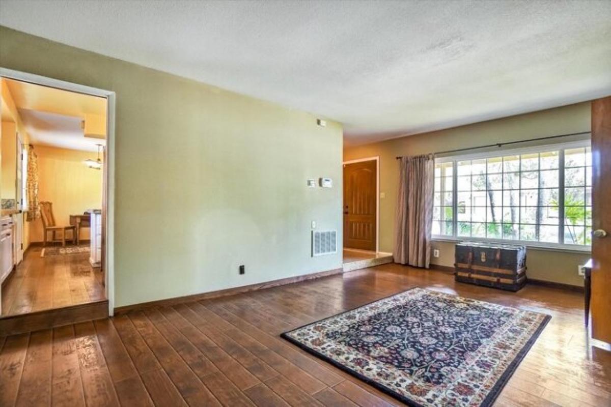 Picture of Home For Sale in Carmichael, California, United States