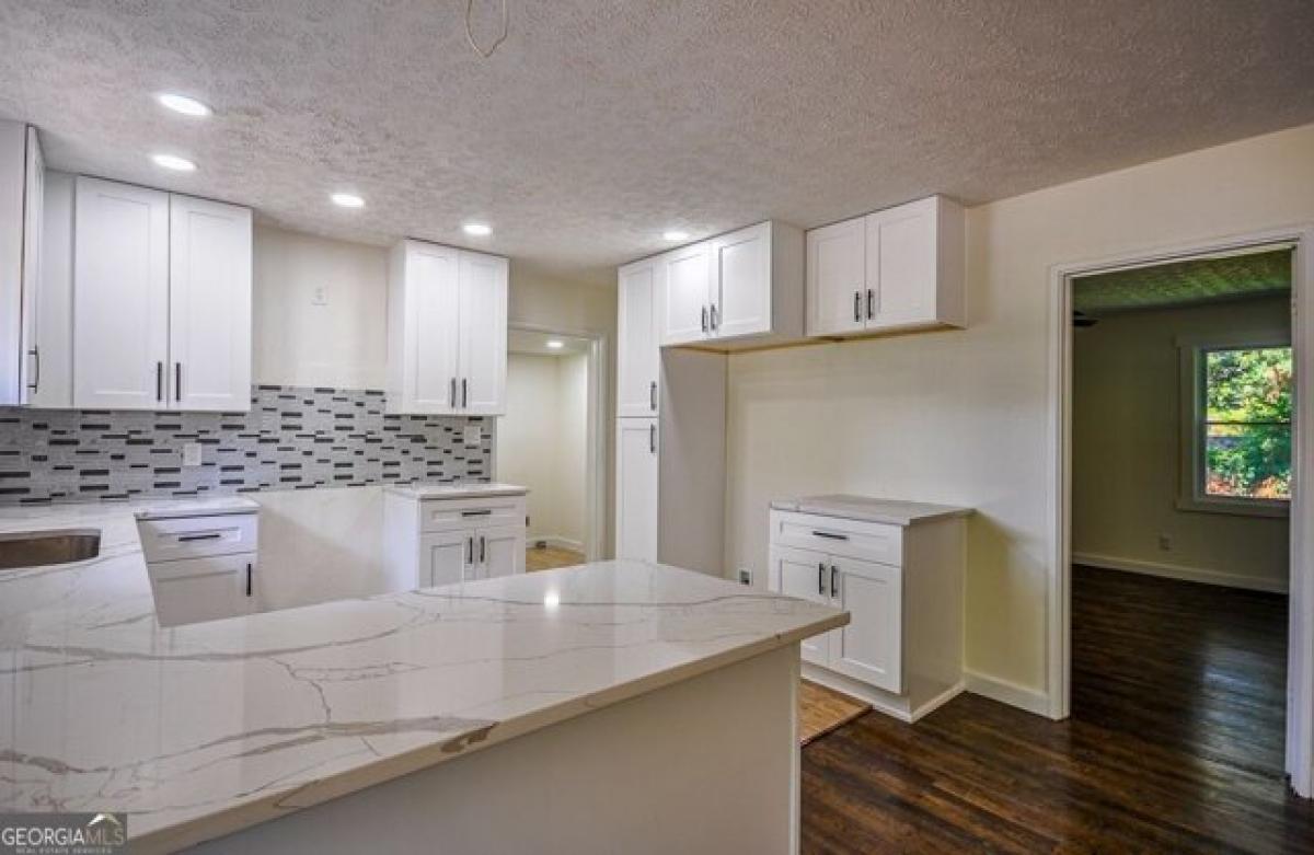 Picture of Home For Sale in Stone Mountain, Georgia, United States