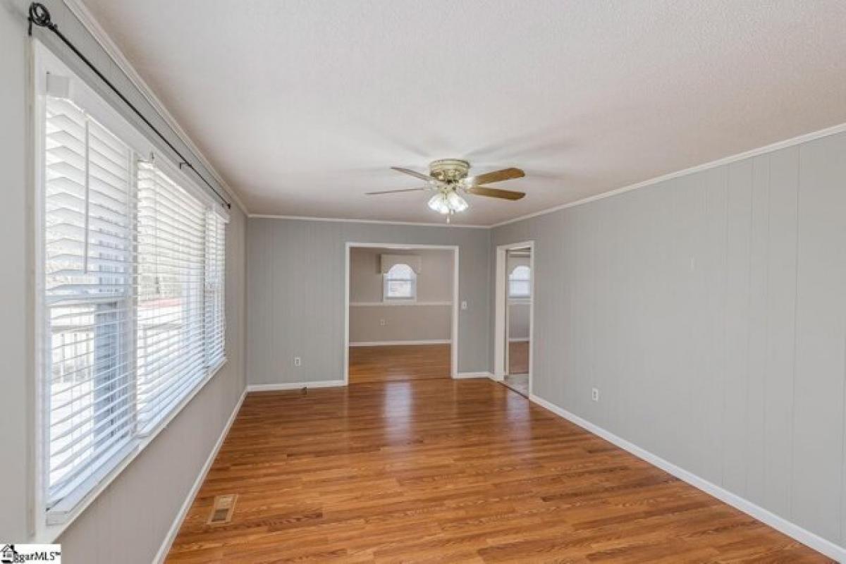 Picture of Home For Sale in Anderson, South Carolina, United States