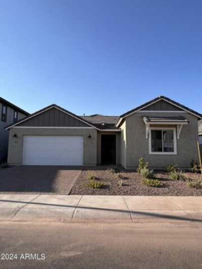Home For Sale in Goodyear, Arizona